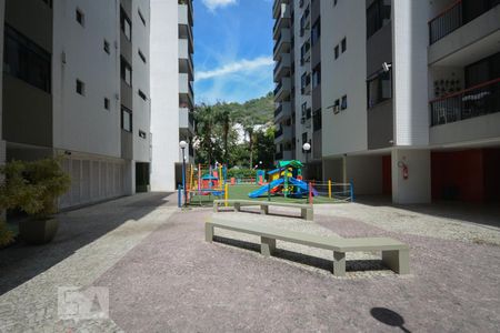 Apartamento para alugar com 76m², 2 quartos e 1 vagaPlay