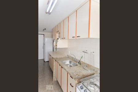 Apartamento para alugar com 76m², 2 quartos e 1 vagaCozinha