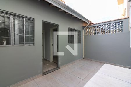 Quintal de casa para alugar com 3 quartos, 120m² em Parque Colonial, São Paulo