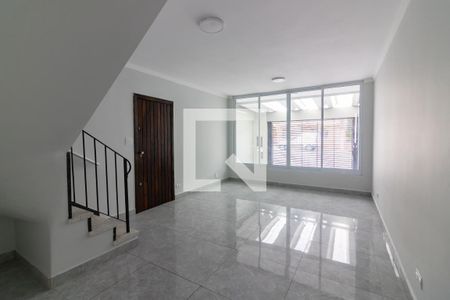 Casa para alugar com 3 quartos, 120m² em Parque Colonial, São Paulo