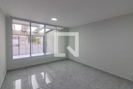 Sala de casa para alugar com 3 quartos, 120m² em Parque Colonial, São Paulo