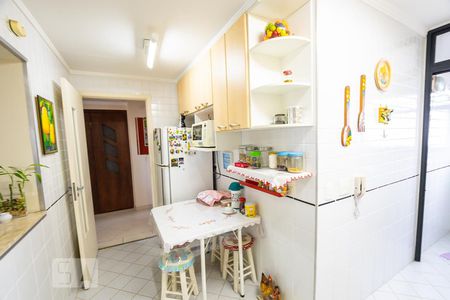 Apartamento à venda com 125m², 4 quartos e 2 vagasCozinha