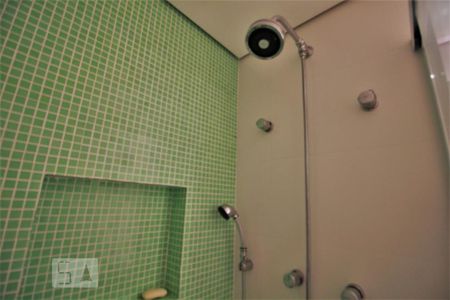 Apartamento à venda com 141m², 3 quartos e 2 vagasChuveiro