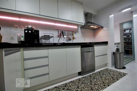 Apartamento à venda com 141m², 3 quartos e 2 vagasCozinha