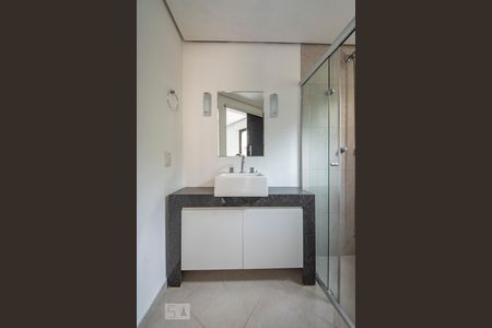 Apartamento à venda com 58m², 1 quarto e 2 vagas Apartamento à venda com 58m², 1 quarto e 2 vagasBanheiro da suíte