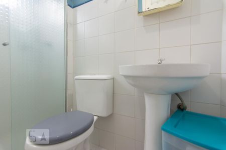 banheiro de kitnet/studio para alugar com 1 quarto, 30m² em Consolação, São Paulo