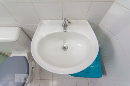 banheiro de kitnet/studio para alugar com 1 quarto, 30m² em Consolação, São Paulo