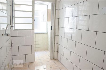 Cozinha de apartamento para alugar com 2 quartos, 54m² em Centro, São Leopoldo