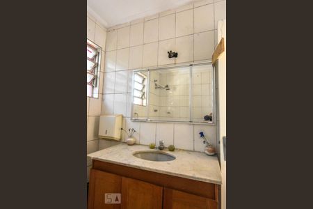 Casa para alugar com 150m², 3 quartos e 2 vagasBanheiro