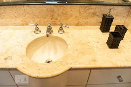 Apartamento para alugar com 205m², 3 quartos e 3 vagas Apartamento para alugar com 205m², 3 quartos e 3 vagasBANHEIRO SUITE 2