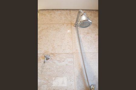 Apartamento para alugar com 205m², 3 quartos e 3 vagas Apartamento para alugar com 205m², 3 quartos e 3 vagasBANHEIRO