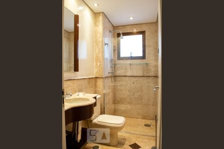 Apartamento para alugar com 205m², 3 quartos e 3 vagas Apartamento para alugar com 205m², 3 quartos e 3 vagasBANHEIRO