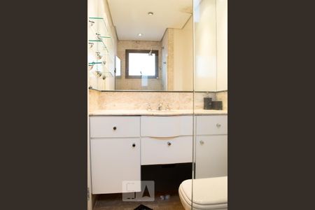 Apartamento para alugar com 205m², 3 quartos e 3 vagas Apartamento para alugar com 205m², 3 quartos e 3 vagasBANHEIRO SUITE 2