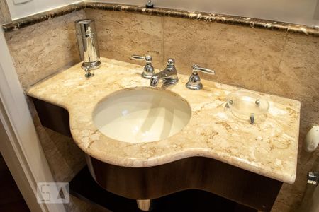 Apartamento para alugar com 205m², 3 quartos e 3 vagas Apartamento para alugar com 205m², 3 quartos e 3 vagasBANHEIRO