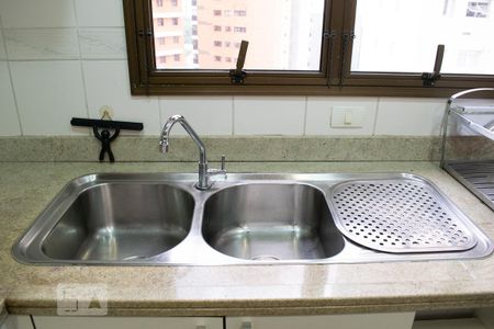 Apartamento para alugar com 205m², 3 quartos e 3 vagas Apartamento para alugar com 205m², 3 quartos e 3 vagasCOZINHA
