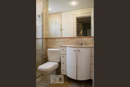Apartamento para alugar com 205m², 3 quartos e 3 vagas Apartamento para alugar com 205m², 3 quartos e 3 vagasBANHEIRO SUITE 1