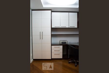 Apartamento para alugar com 205m², 3 quartos e 3 vagas Apartamento para alugar com 205m², 3 quartos e 3 vagasESCRITÓRIO