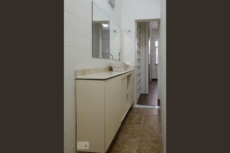 Apartamento à venda com 75m², 2 quartos e sem vaga Apartamento à venda com 75m², 2 quartos e sem vagaBanheiro da Suíte