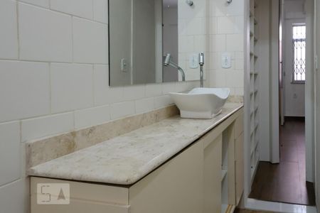 Apartamento à venda com 75m², 2 quartos e sem vaga Apartamento à venda com 75m², 2 quartos e sem vagaBanheiro da Suíte