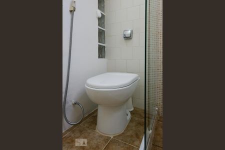 Apartamento à venda com 75m², 2 quartos e sem vaga Apartamento à venda com 75m², 2 quartos e sem vagaBanheiro da Suíte
