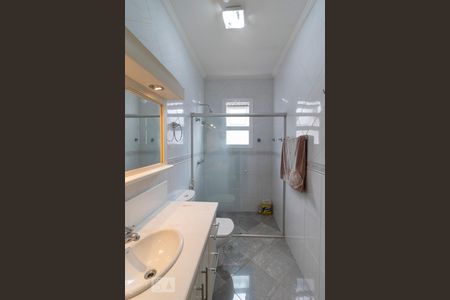 Casa para alugar com 360m², 4 quartos e 4 vagas Casa para alugar com 360m², 4 quartos e 4 vagasBanheiro Suíte 4