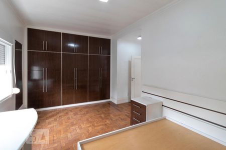 Casa para alugar com 360m², 4 quartos e 4 vagas Casa para alugar com 360m², 4 quartos e 4 vagasSuíte 4
