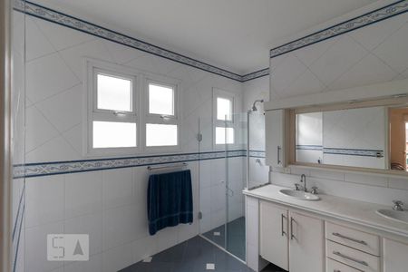 Casa para alugar com 360m², 4 quartos e 4 vagas Casa para alugar com 360m², 4 quartos e 4 vagasBanheiro Suíte 1