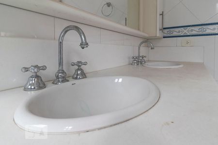 Casa para alugar com 360m², 4 quartos e 4 vagas Casa para alugar com 360m², 4 quartos e 4 vagasPia