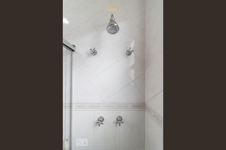 Casa para alugar com 360m², 4 quartos e 4 vagas Casa para alugar com 360m², 4 quartos e 4 vagasChuveiro