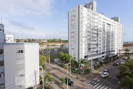 Vista Sala de apartamento para alugar com 2 quartos, 110m² em Passo da Areia, Porto Alegre