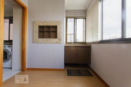 Sala de apartamento para alugar com 2 quartos, 110m² em Passo da Areia, Porto Alegre