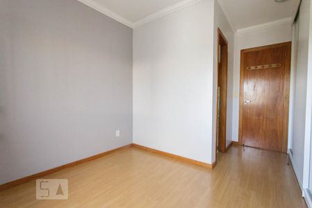 Suíte de apartamento para alugar com 2 quartos, 110m² em Passo da Areia, Porto Alegre
