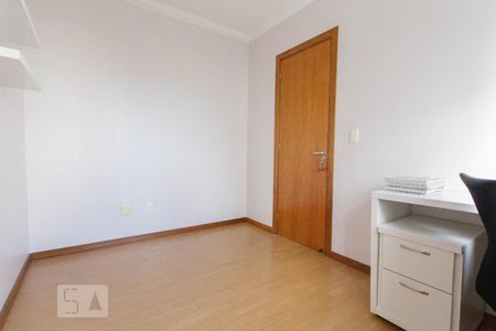 Quarto 1 de apartamento para alugar com 2 quartos, 110m² em Passo da Areia, Porto Alegre