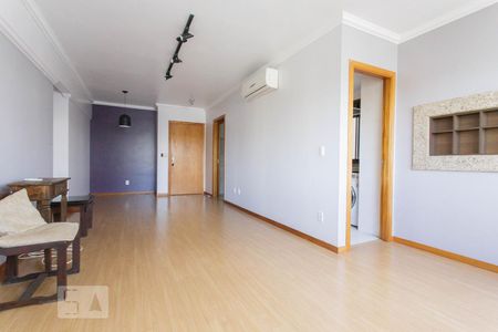 Sala de apartamento para alugar com 2 quartos, 110m² em Passo da Areia, Porto Alegre