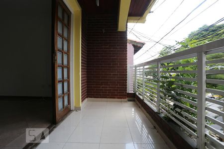 Sacada de casa para alugar com 3 quartos, 300m² em Cidade das Flores, Osasco