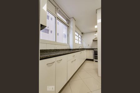 Apartamento para alugar com 140m², 2 quartos e 1 vagaárea de serviço