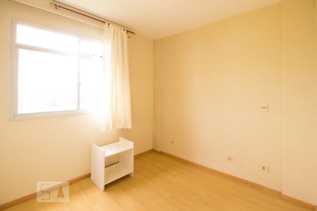 Quarto 2 (suíte) de apartamento para alugar com 3 quartos, 71m² em Bairro Alto, Curitiba