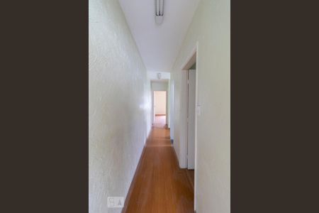 Corredor Segundo Andar de casa para alugar com 3 quartos, 180m² em Jardim Aeroporto, São Paulo