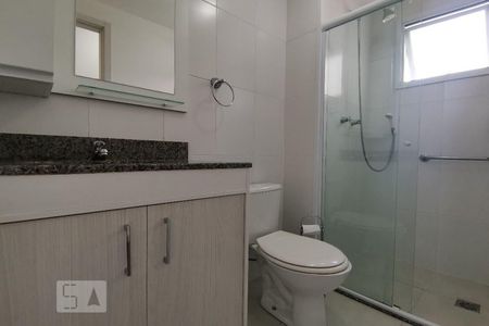 Banheiro de apartamento para alugar com 2 quartos, 47m² em Vila Suzana, São Paulo