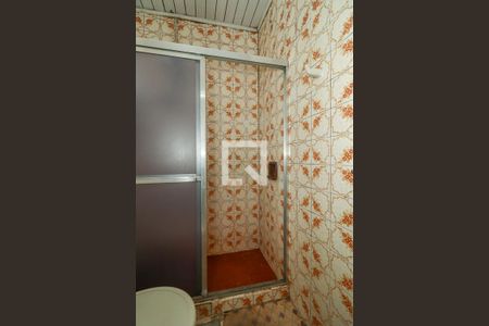 Banheiro de kitnet/studio para alugar com 0 quarto, 32m² em Floresta, Porto Alegre