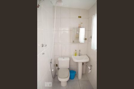 Casa para alugar com 150m², 3 quartos e 1 vaga Casa para alugar com 150m², 3 quartos e 1 vagaBanheiro de serviço