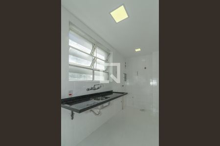 Cozinha de apartamento para alugar com 1 quarto, 46m² em Rio Branco, Porto Alegre