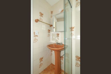 Banheiro de apartamento para alugar com 1 quarto, 46m² em Rio Branco, Porto Alegre