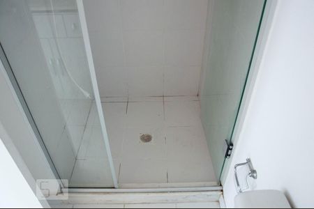 Banheiro de apartamento à venda com 2 quartos, 65m² em Vila Ipiranga, Porto Alegre