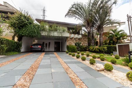 Casa de condomínio à venda com 420m², 4 quartos e 4 vagasFachada