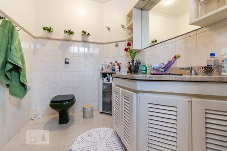 Casa de condomínio à venda com 420m², 4 quartos e 4 vagasBanheiro da Suíte 1