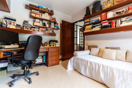 Casa de condomínio à venda com 420m², 4 quartos e 4 vagasQuarto 2