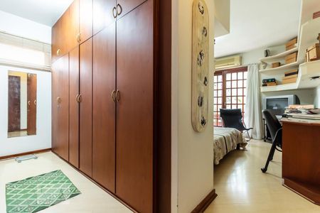 Casa de condomínio à venda com 420m², 4 quartos e 4 vagasSuíte 1