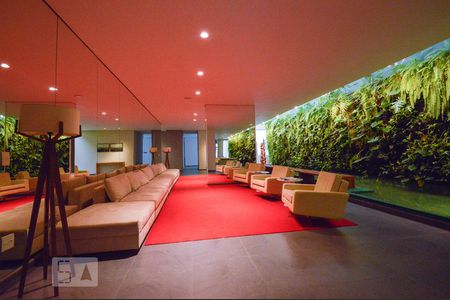 Apartamento para alugar com 34m², 1 quarto e 1 vaga Apartamento para alugar com 34m², 1 quarto e 1 vagaHall do Condominio