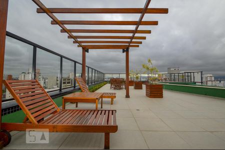 Apartamento para alugar com 34m², 1 quarto e 1 vaga Apartamento para alugar com 34m², 1 quarto e 1 vagaPiscina